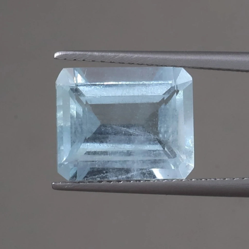 Wholesale IGI Certified Natural Aquamarine Loose 6.10 Carat Octagon Shape Emerald Cut 10x12mm Handmade Waxed/Oiled High Quality