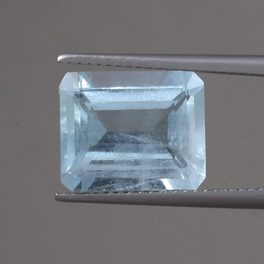 Wholesale IGI Certified Natural Aquamarine Loose 6.10 Carat Octagon Shape Emerald Cut 10x12mm Handmade Waxed/Oiled High Quality