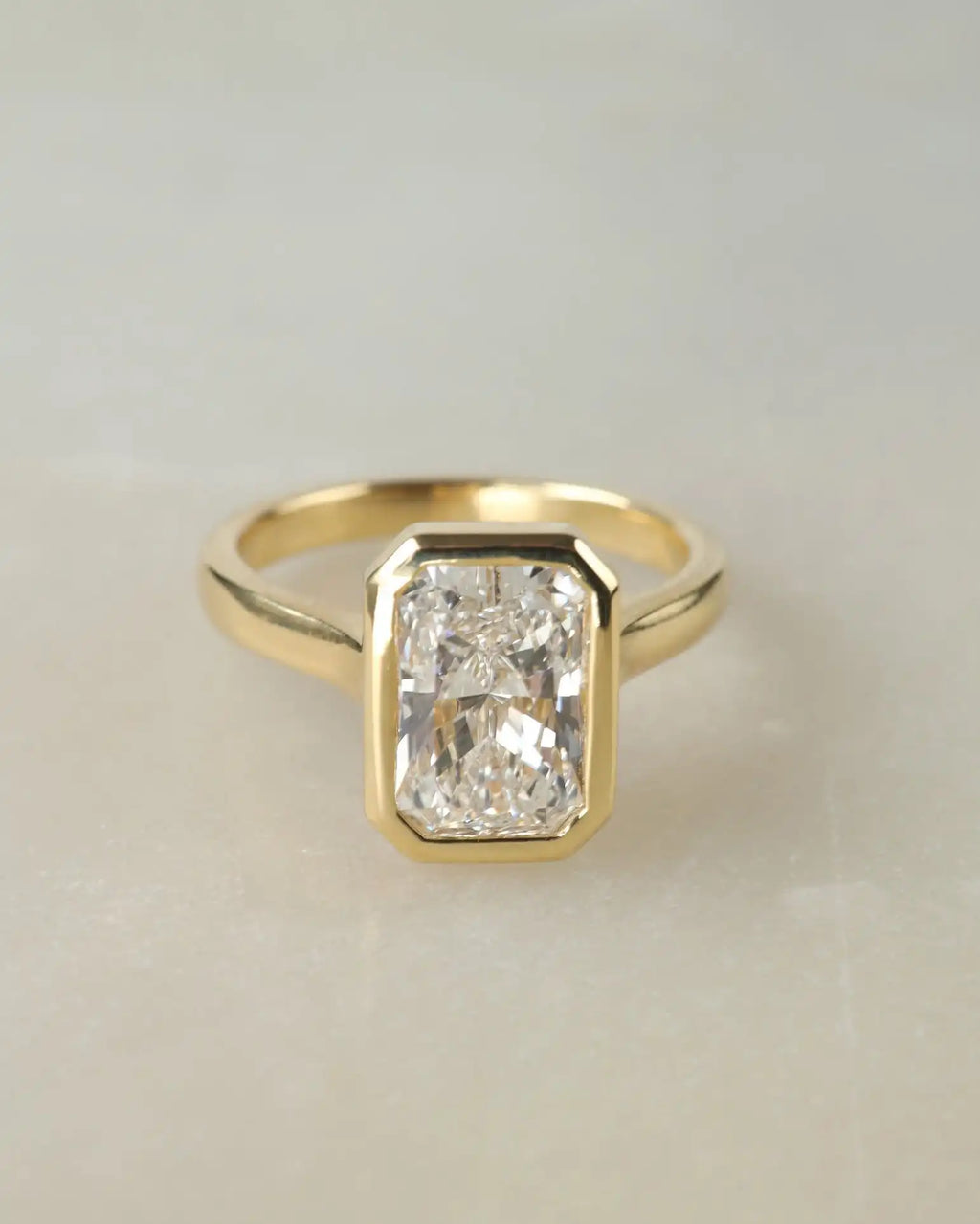 8x10mm Radiant Cut Moissanite Solitaire Bezel Set Engagement Ring Modern Minimalist Gold Plated Jewelry High Quality Wholesale