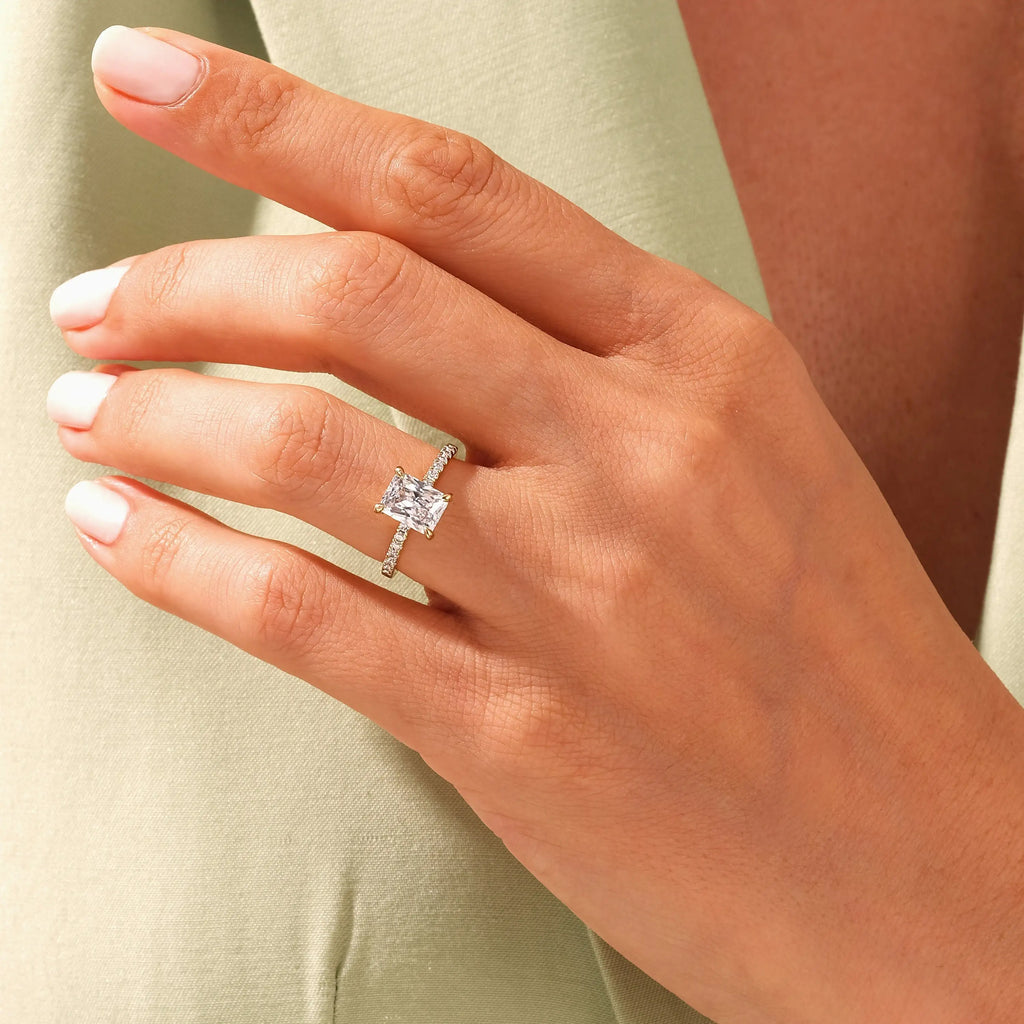 IGI Certified High Quality Silver Plated Emerald Cut VVS Moissanite Diamond Ring Vintage Style for Men Women's Weddings
