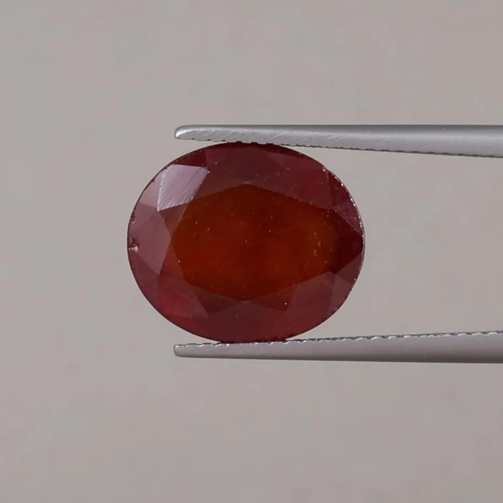 Wholesale Natural Red Hessonite Loose Gemstone 8.52 Carat Oval Cut 13.5x11.5mm 6mm IGI Certified Light Excellent Quality Jewelry