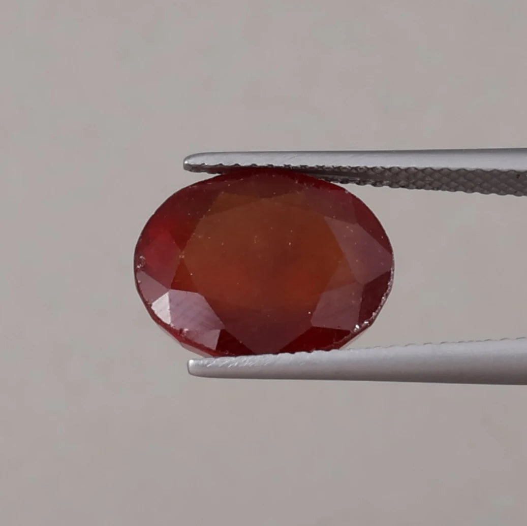 Wholesale Natural Red Hessonite Loose Gemstone 8.52 Carat Oval Cut 13.5x11.5mm 6mm IGI Certified Light Excellent Quality Jewelry