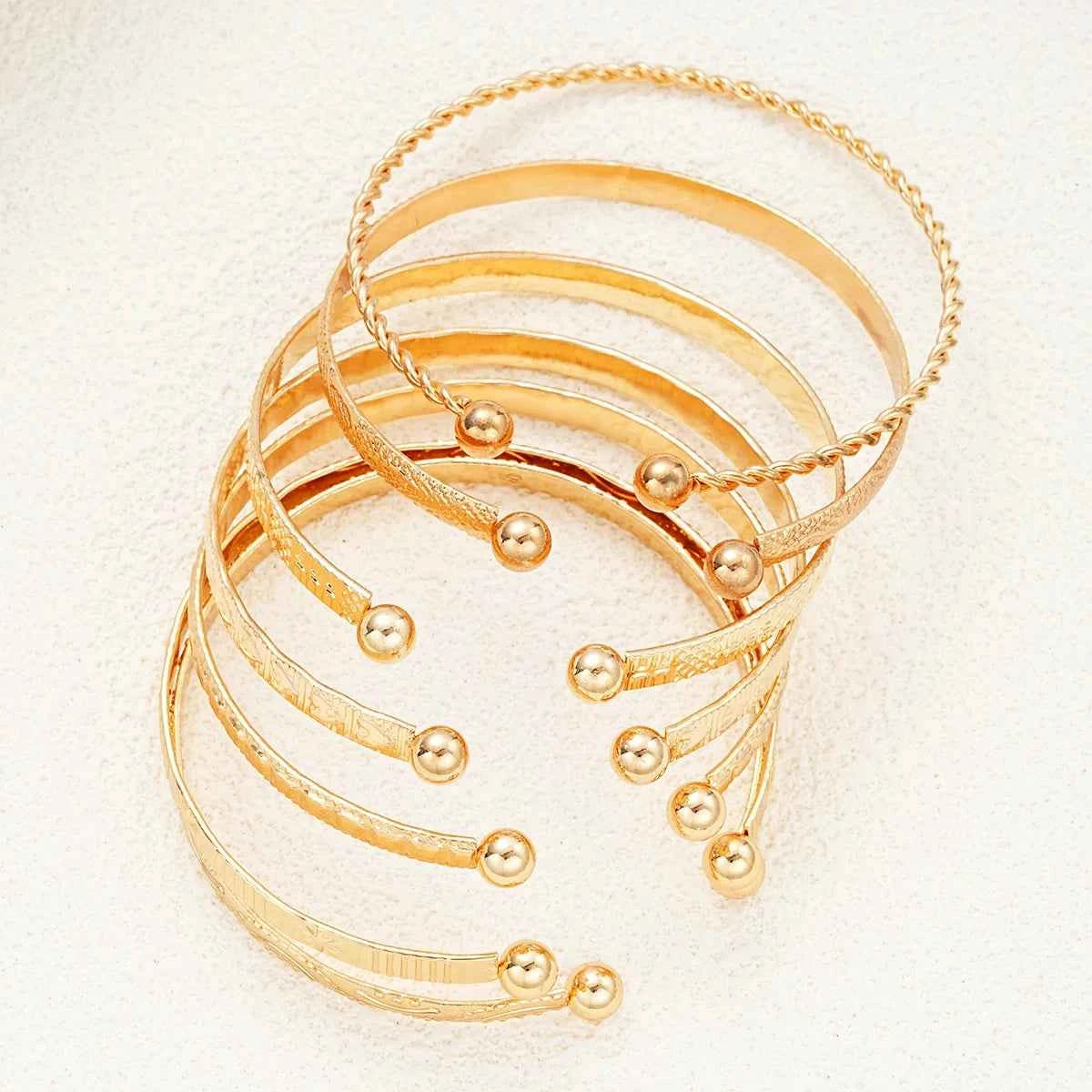 7 Pcs/Set Punk Gold Color Bracelets for Women Streetwear Goth Heart Prints Metal Design Open Bangle Fashion Jewelry Gifts