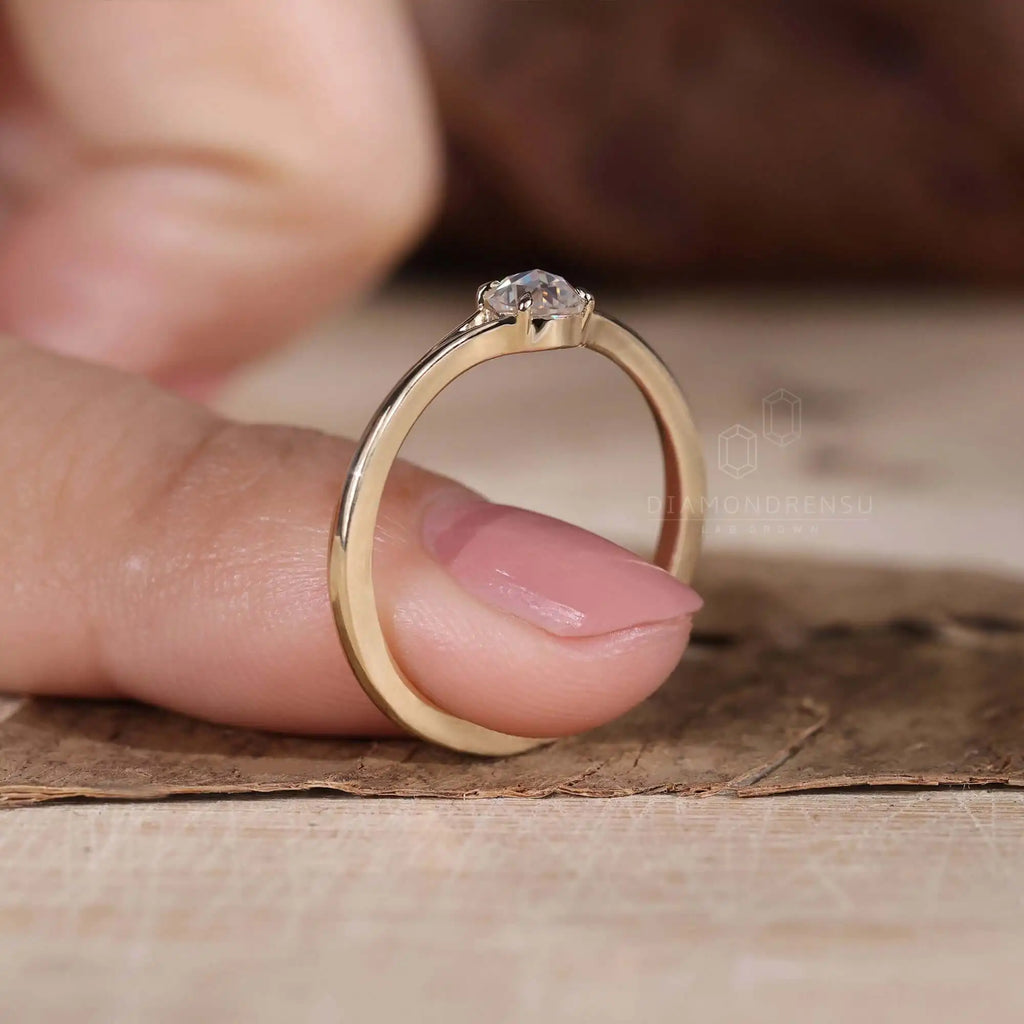 Romantic Gift Customized Classic Unique Lab Grown Diamond Proposal Ring Brilliant Cut 14K Yellow Gold 0.24 Ct Engagement Ring