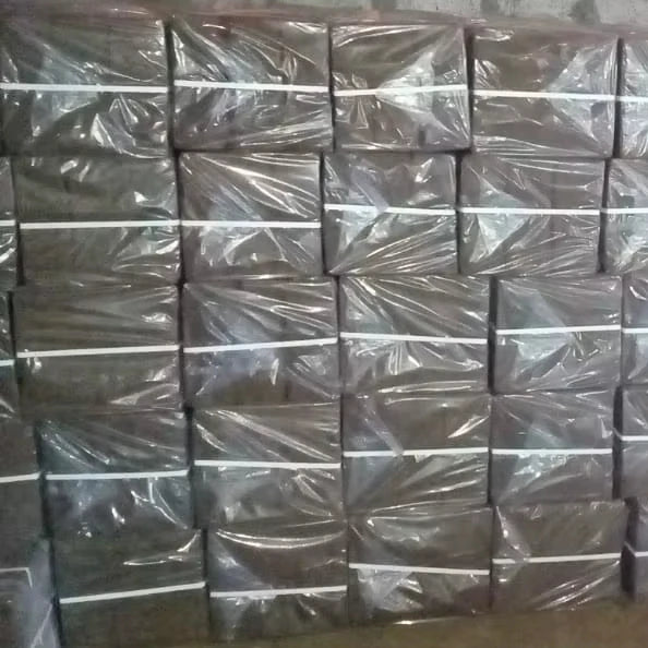 Holiday Brand Cocopeat Biodegradable Peat for Growing Planting Hydroponics Agriculture Animal Bedding-Large Quantity Kerala