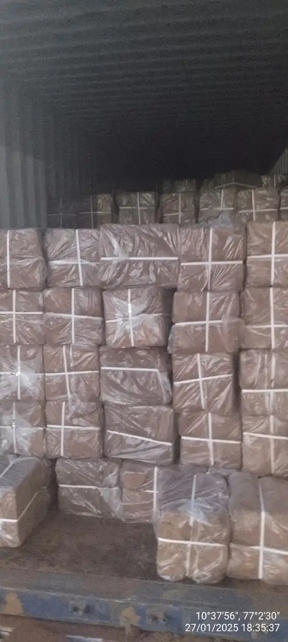 Holiday Brand Cocopeat Biodegradable Peat for Growing Planting Hydroponics Agriculture Animal Bedding-Large Quantity Kerala