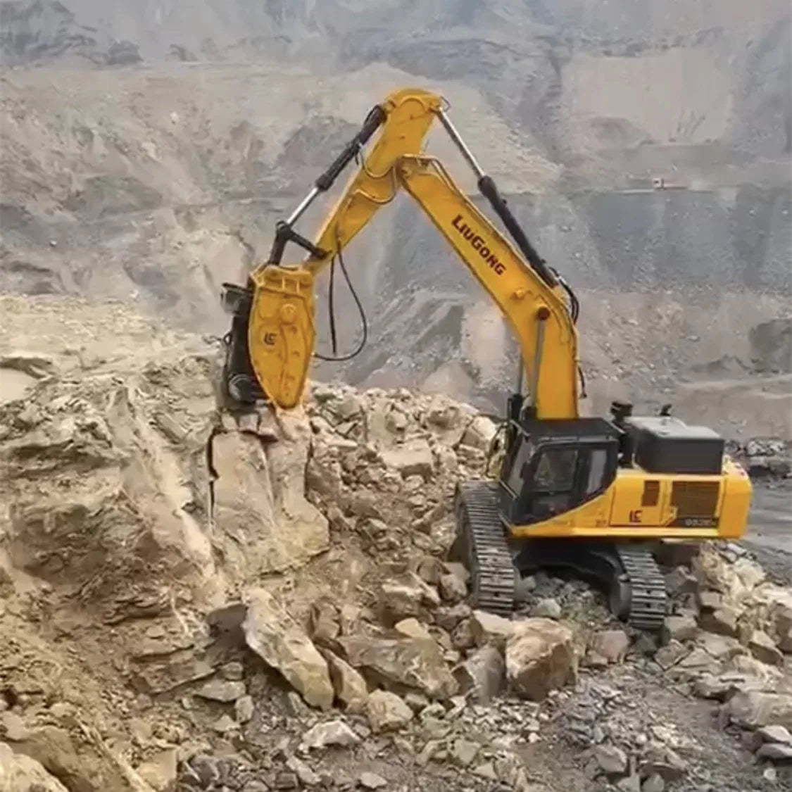 Kubota Heavy Duty Excavator Accessory Hydraulic Vibratory Ripper