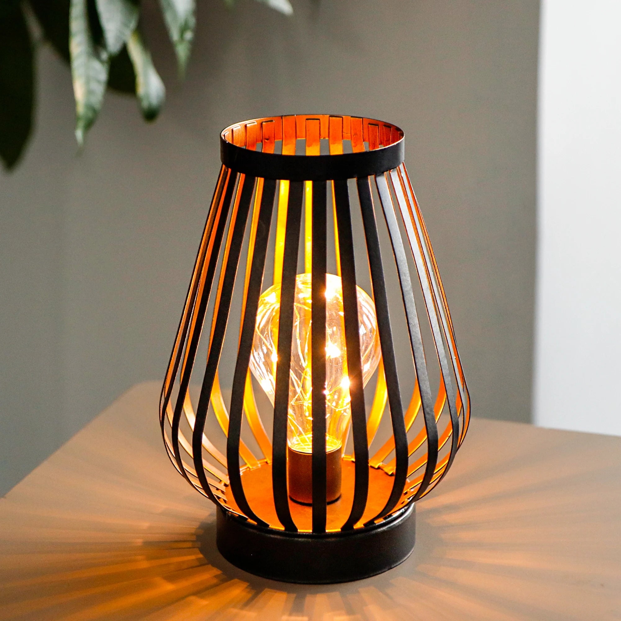 US Free Shipping Metal Cage LED Lantern Battery Powered 8.7inch Cordless Accent Light with LED Edison Style Bulb
