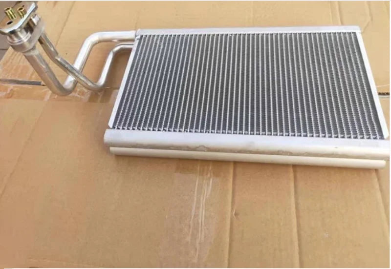 SINOTRUK HOWO Truck Parts Evaporator WG1642820077