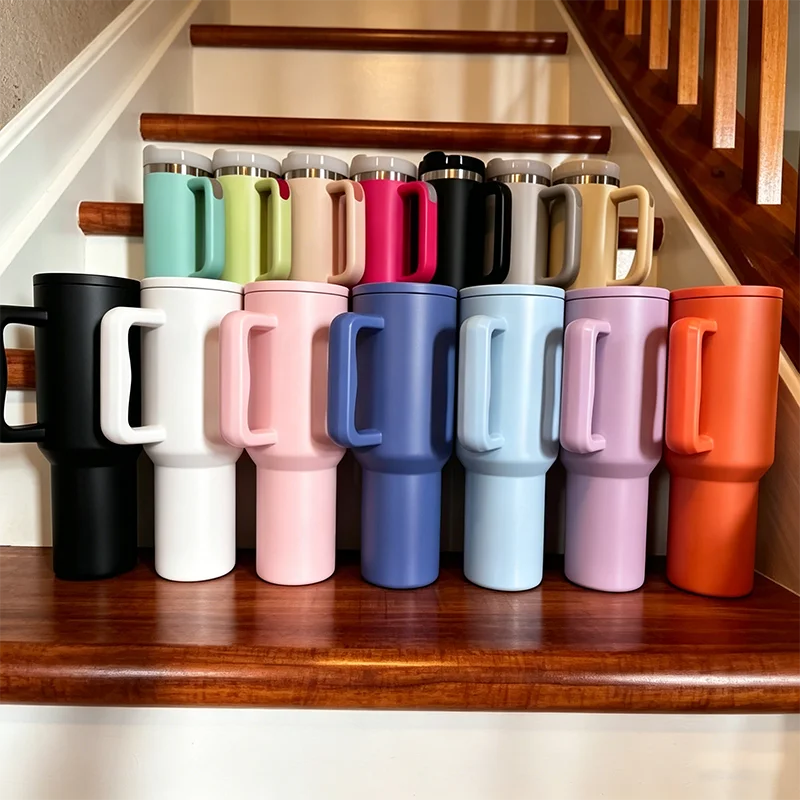 Us in Stock 40 OZ Insulated Office Use 20oz 24oz 32oz 40 OZ Flip Straw Tumbler for Home Office Outdoor Daily Use