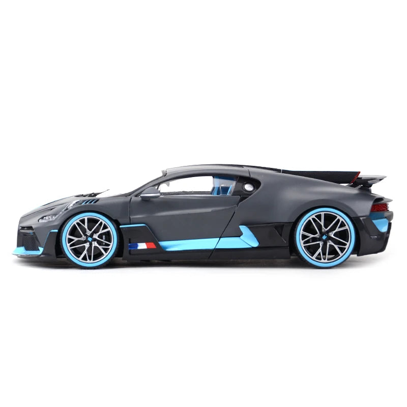 Bburago 1:18 Bugatti Divo Sports Car Static Simulation Die Cast Vehicles Collectible Model Car Toys