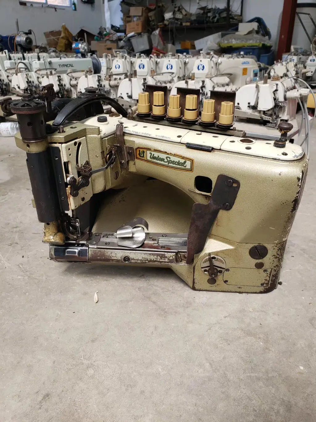 Used Unionspecial 35800 3-needle Double Chainstitch Industrial Feed-off-the-arm Sewing Machine 3200 Sti/min 20mm Thickness