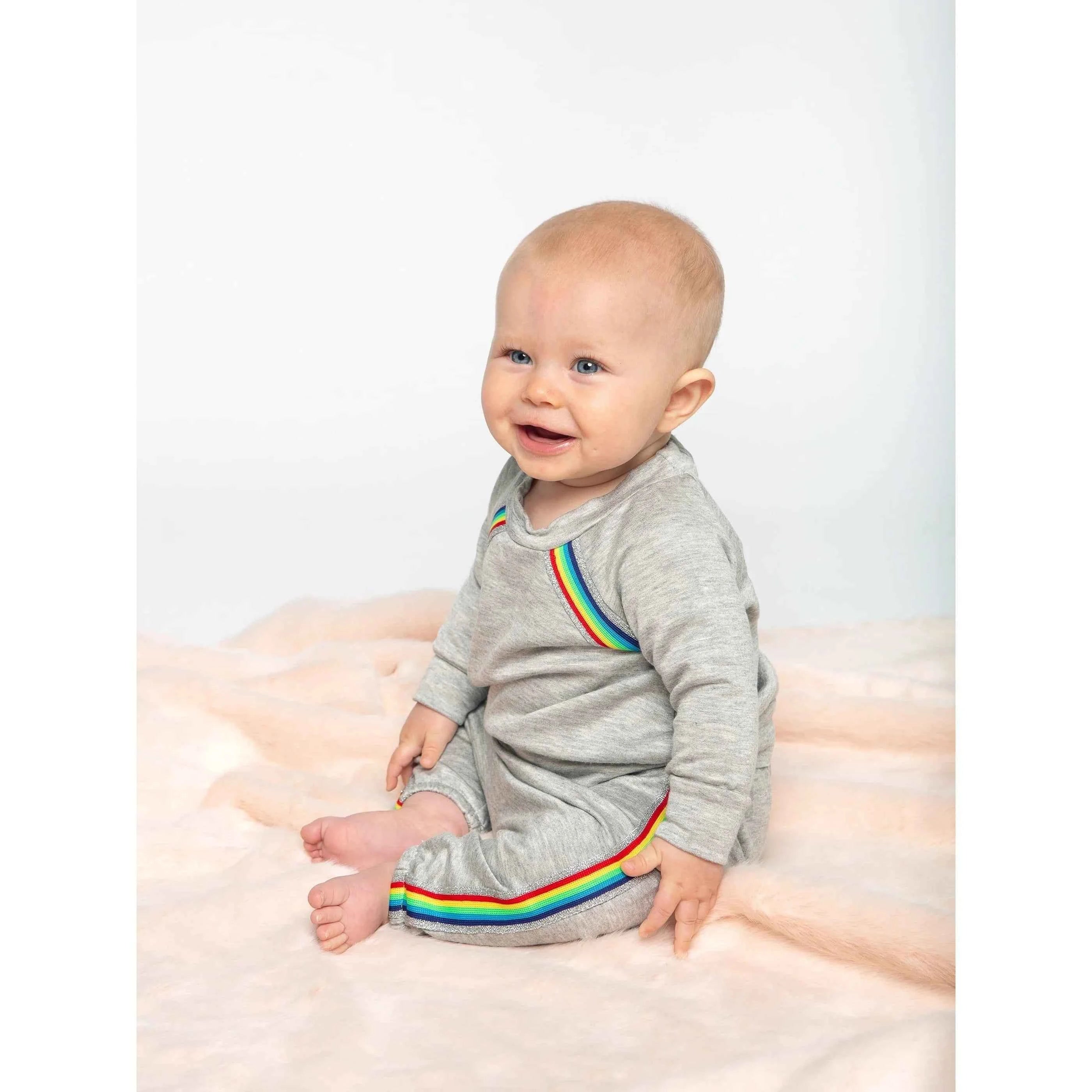 TD 2-Piece Baby Clothing Set with Rainbow Stripe Design