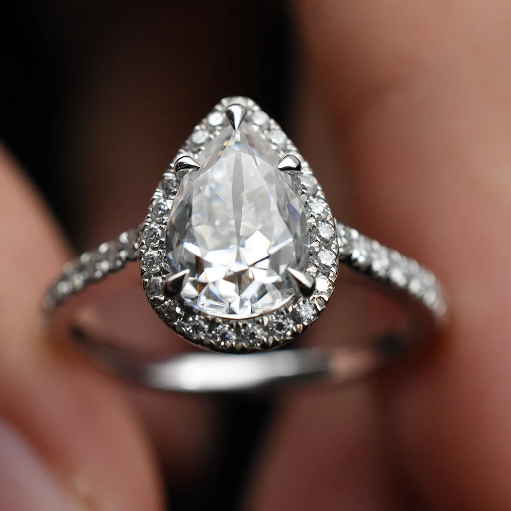 MaiYi Custom Design 9/10/14/18k Gold Lab Grown Diamond 1.5CT Pear Brilliant Cut Halo Moissanite Engagement Jewelry Wedding Ring