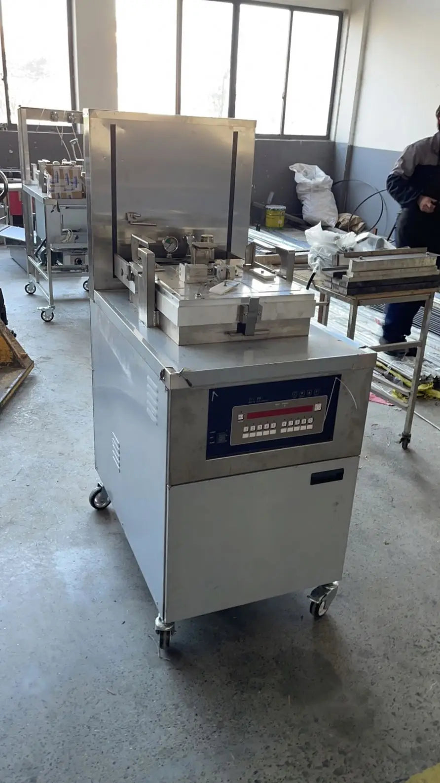 TENSHINE PFE-591 Big Capacity Auto Chicken Fryer Machine Pressure/chicken Fryer Henny Penny 8 Heads 8 HD Electric 100 Kpa 50L