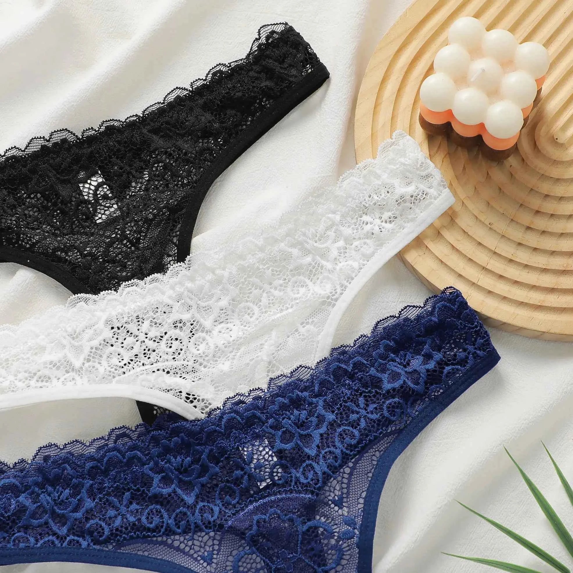 European Style Floral Lace Panties Sexy High and Low Rise Seamless Breathable Thong 3-Pack Size 3XL Thinness G-String