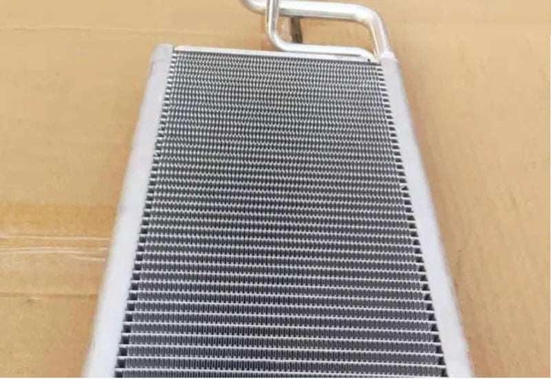 SINOTRUK HOWO Truck Parts Evaporator WG1642820077