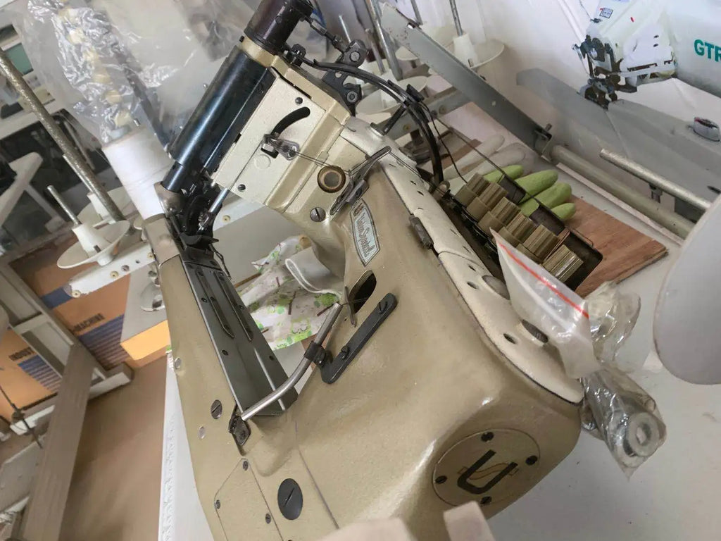 Used Unionspecial 35800 3-needle Double Chainstitch Industrial Feed-off-the-arm Sewing Machine 3200 Sti/min 20mm Thickness