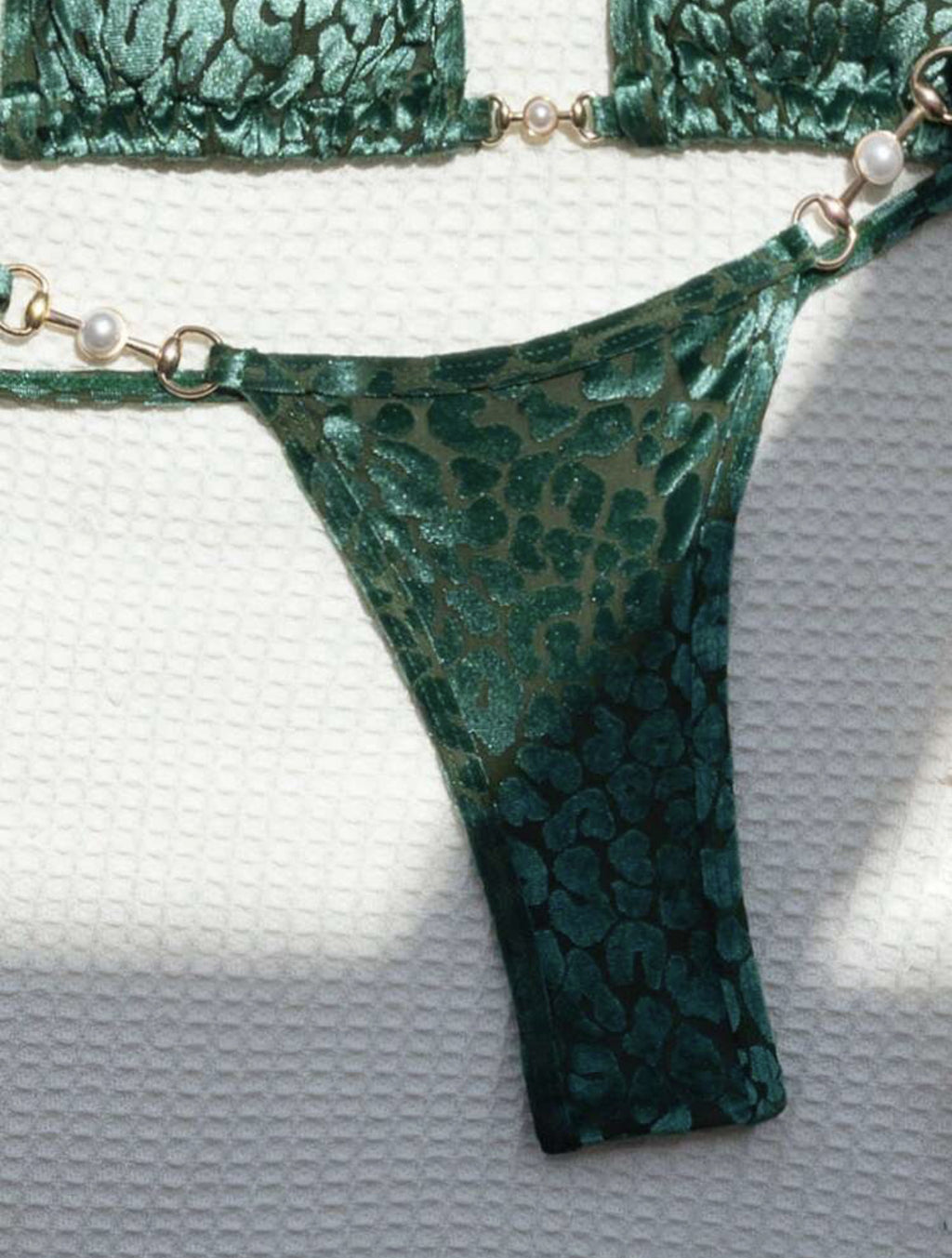2025 European and American New Sexy T-Shaped Pearl Leopard Print Special Fabric Swimsuit Bikini Bikini Cross-Border