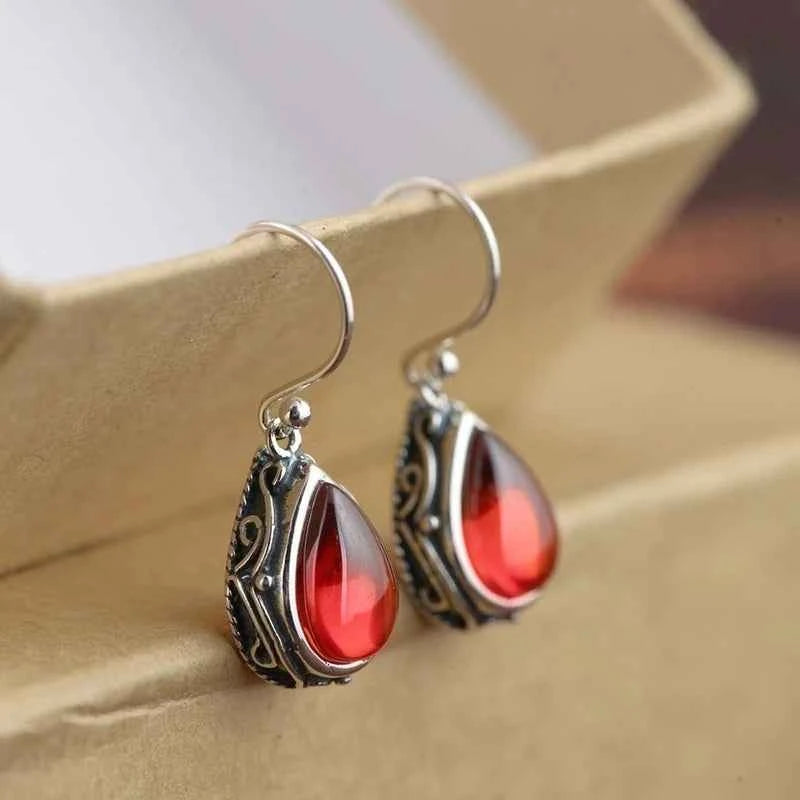 Huitan Green/Red Pear Stone Drop Earrings for Women Ethnic Style Aesthetic Carved Pattern Temperament Lady's Earrings Jewelry