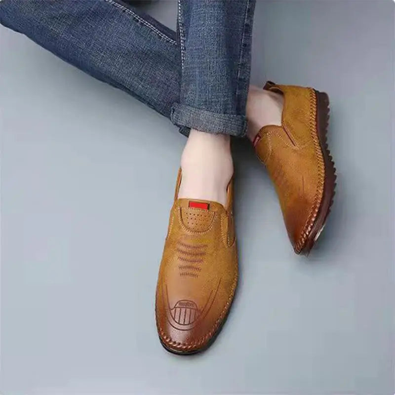 Fashionable Soft Leather Men's Shoes Wear-Resistant Bean Bean Shoes Breathable round Toe Flat Heel Casual Shoes for Spring