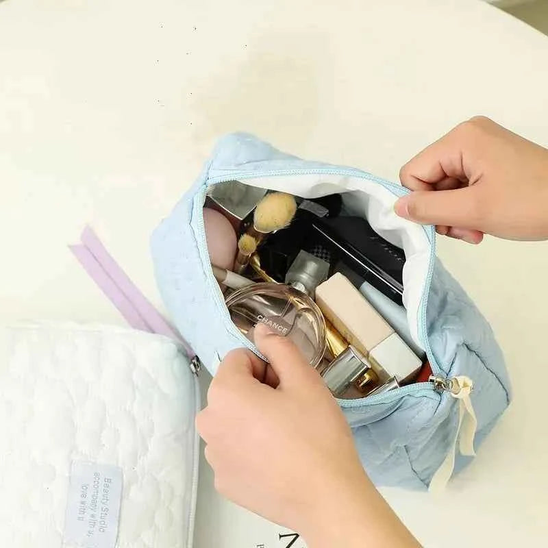 Embroidery Large-Capacity Cosmetic Bag Waterproof Portable Storage Bag Travel Makeup Pouch
