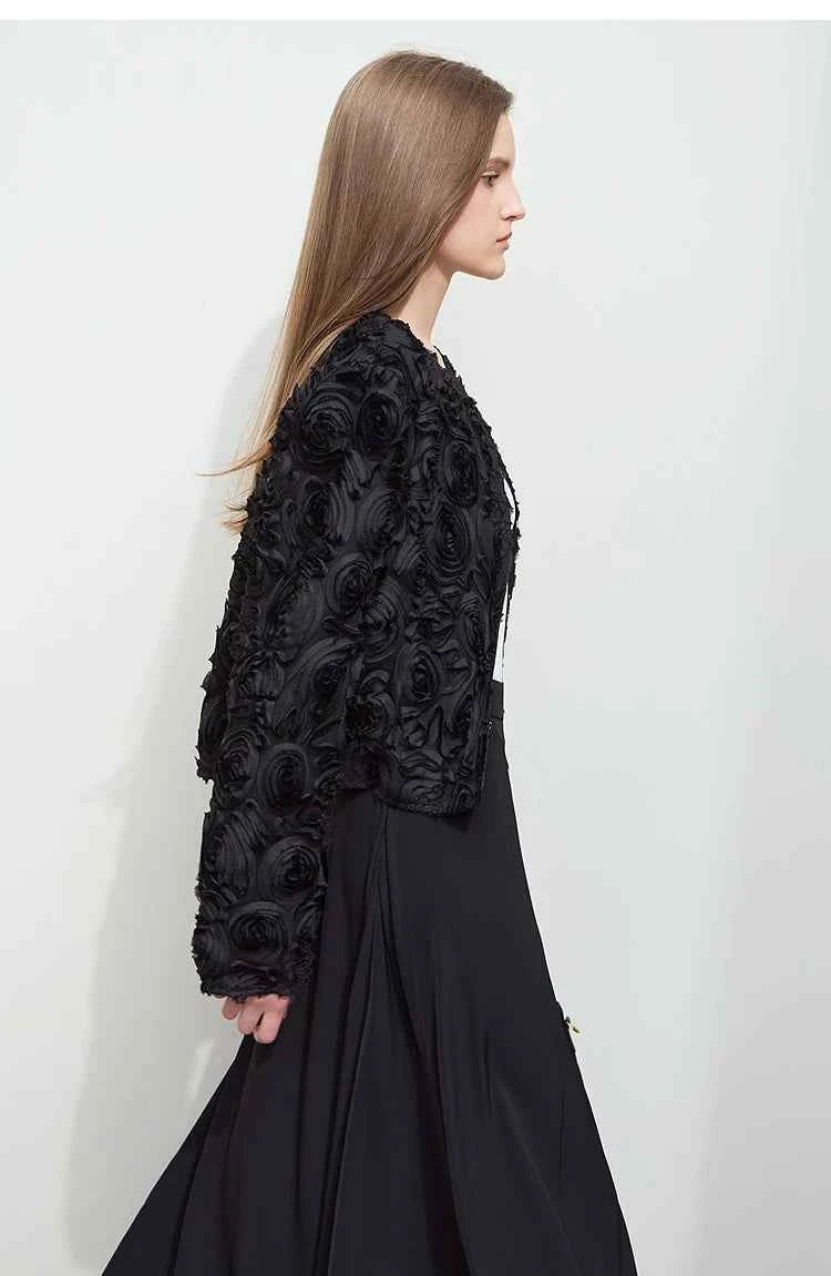 AMII Minimalism Short Jacket Women 2025 Autumn New Elegant Romantic Stereoscopic Flower O-Neck Hook Button Outwear Coat 12521066