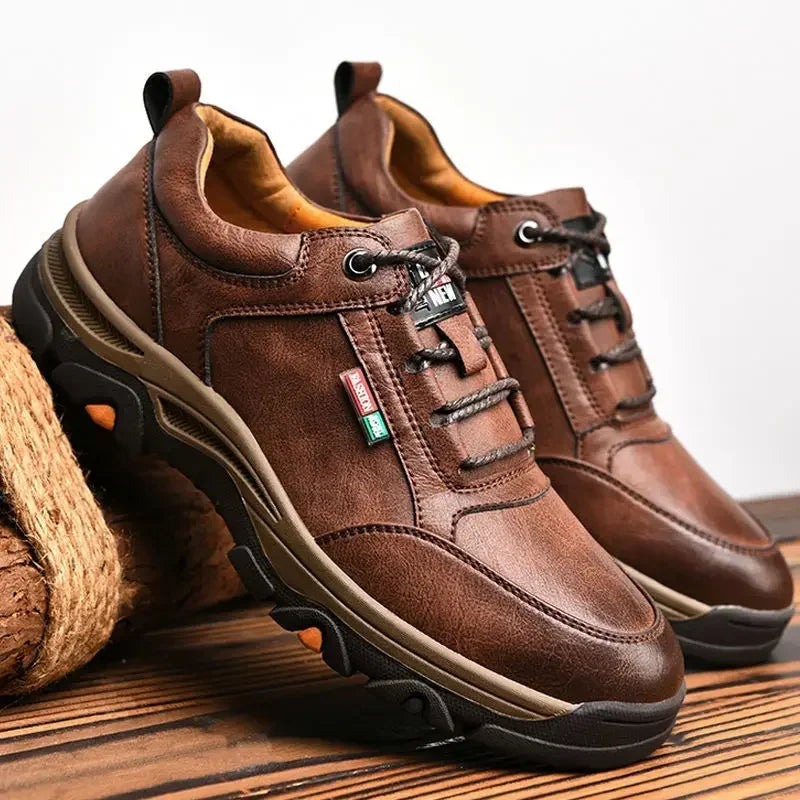 High Quality Leather Men Hikking Shoes Non-slip Sports Shoes Fashion Comfortable Moccasins Breathable Retro Men Walking Sneakers