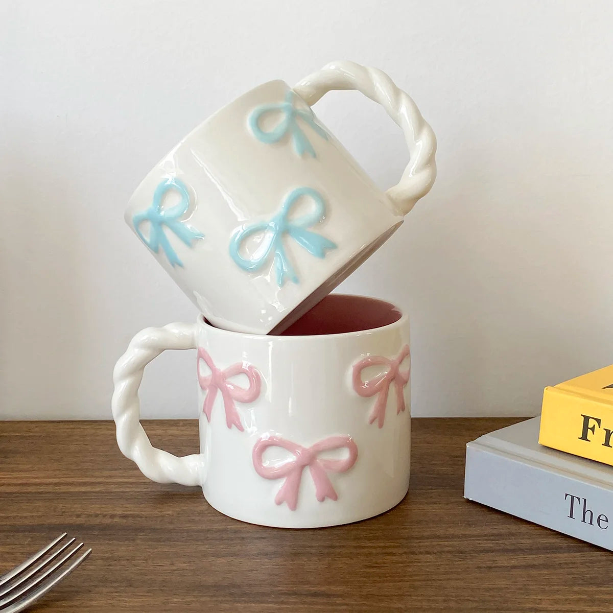1Pc 13.4oz Pink Ceramic Mug with Bowknot, Ceramic Cup with Twisted Handle, Exquisite and Simple Pink Embossed Cup, Suitable for Latte Art in Coffee Shops, Home Decor Drinkware, Drinking Cup for Kitchen, Living Room, Bedroom,