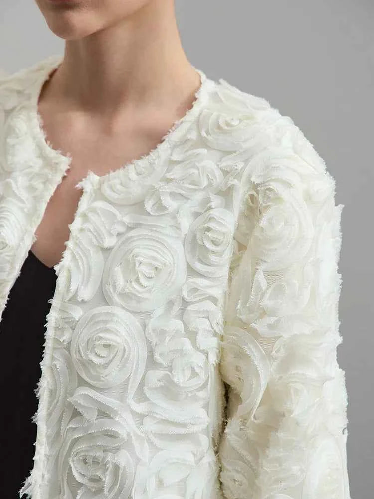 AMII Minimalism Short Jacket Women 2025 Autumn New Elegant Romantic Stereoscopic Flower O-Neck Hook Button Outwear Coat 12521066