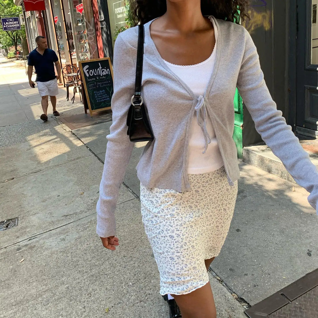 Women Casual Solid Slim T-Shirts 2022 Summer Sexy V Neck Lace Up Cotton Ribbed Y2k Crop Top Sweet Cute Long Sleeve T Shirt Tops