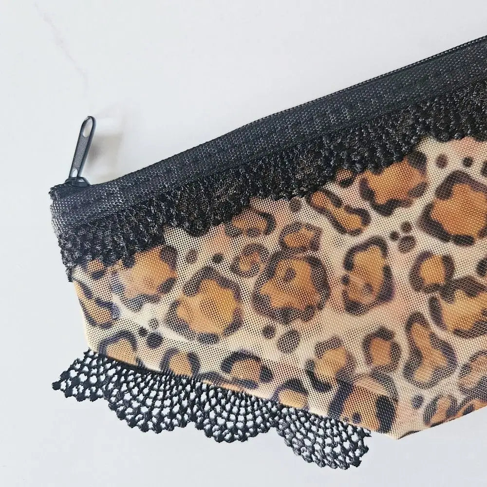 New Briefs Shape Cosmetic Bag Mesh Lace Heart Makeup Storage Pouch Y2K Transparent Toiletry Bag Storage for Travel