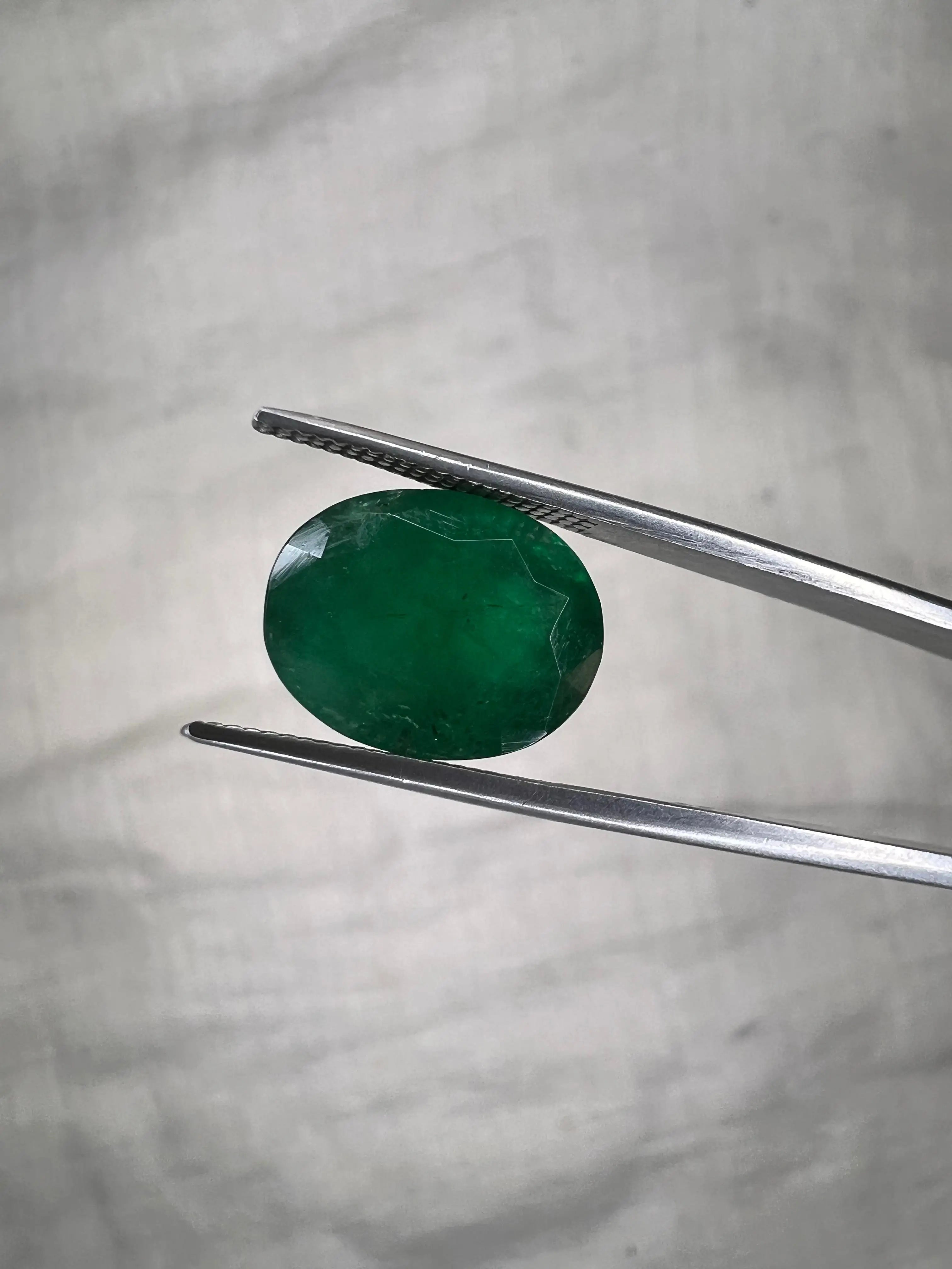 Premium 5.91 Ct Natural Zambian Emerald Oval Shape Loose Green Gemstone for Rings Pendant Jewelry
