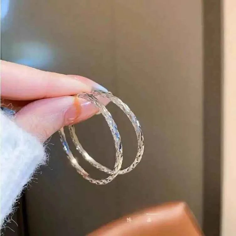 Fashion Exaggerated Big Circle Hoop Earrings for Women Statement Jewelry Smooth Circle Earrings Femme Boucles d'oreilles