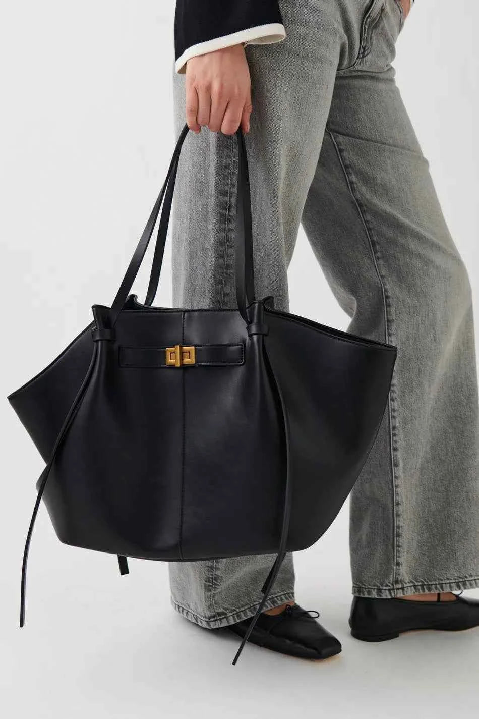 Fashion Large Capacity Trapeze Bag Designer Chic Lock Women Shoulder Bags Luxury Pu Leather Handbags Trend Underarm Bag 2025