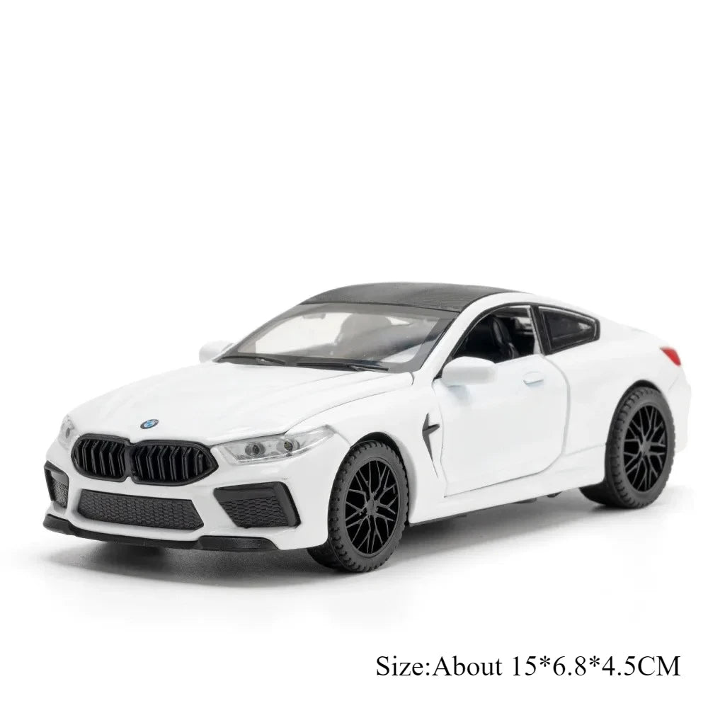 1:32 M4 M8 Miniature Car Alloy Diecast Model Toys 4 Doors Opened Rubber Tires Sound Light Pull Back Vehices Home Decor Ornaments