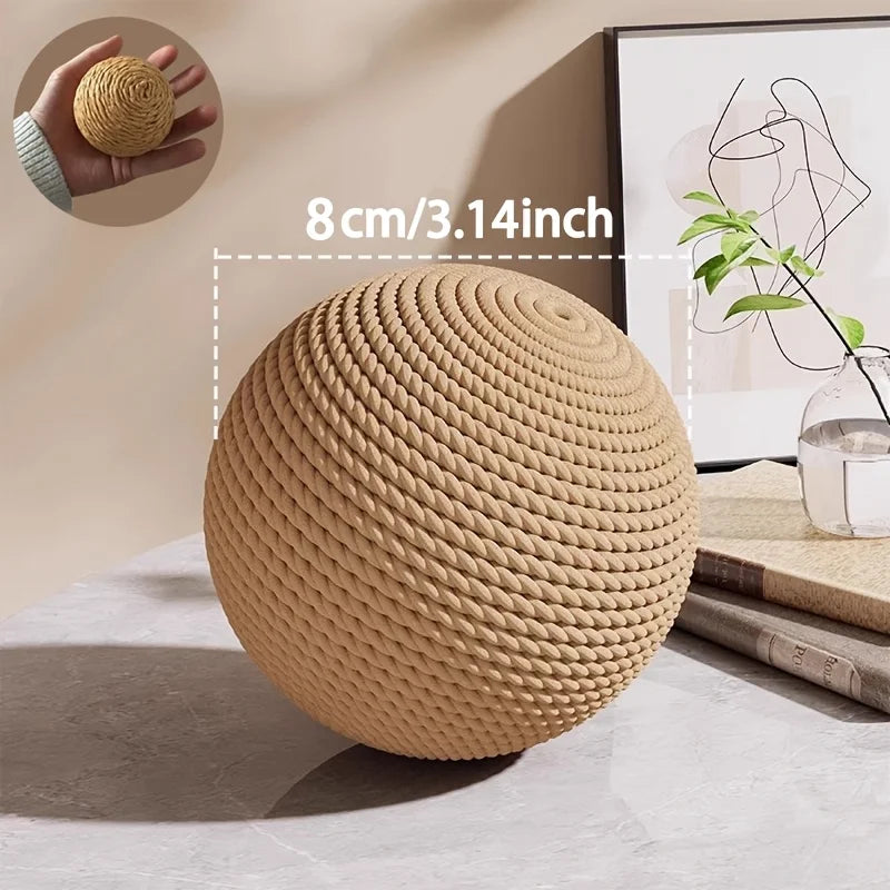 Sisal Cat Ball Toy – Large Rattle Ball for Indoor Play