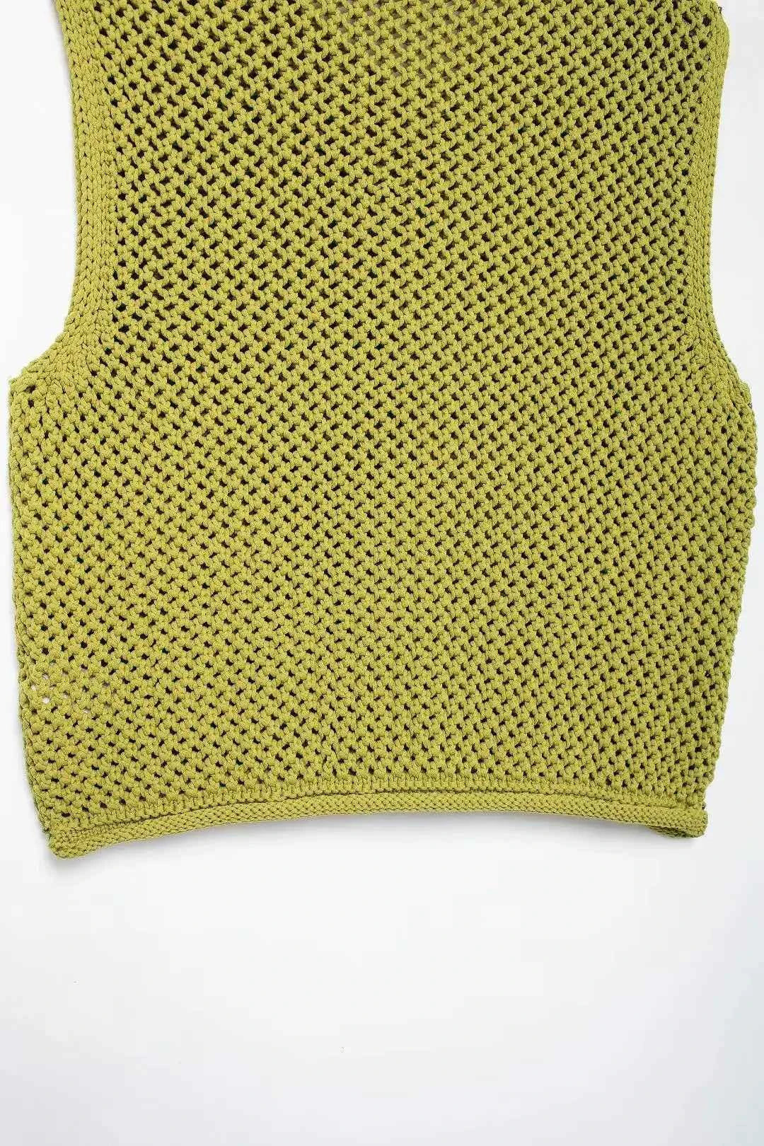 Women Fashion Sleeveless Coarse Needle Knitting Vest Sweater Female Chic Big Pockets Patch Buttons Cardigan Waistcoat Tops
