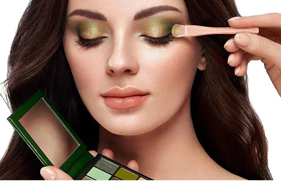 4in1 Makeup Brushes Set, Retractable Blush Brush + 3 Small Eyeshadow Brushes, Compact Portable for On-the-Go Touch-Up