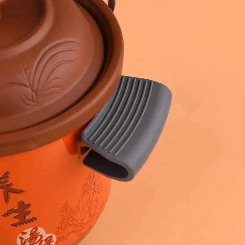 Non-Slip Pot Handle Silicone Grip PadSilicone Grey and Off-White Environmentally Friendly MaterialHeat Insulation