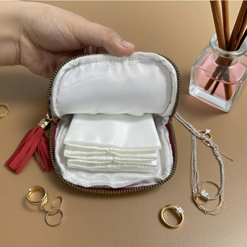 1PC Luxurious jewelry organizer – zipper closure, tassel charm and soft fabric lining | Compact bracelet travel case