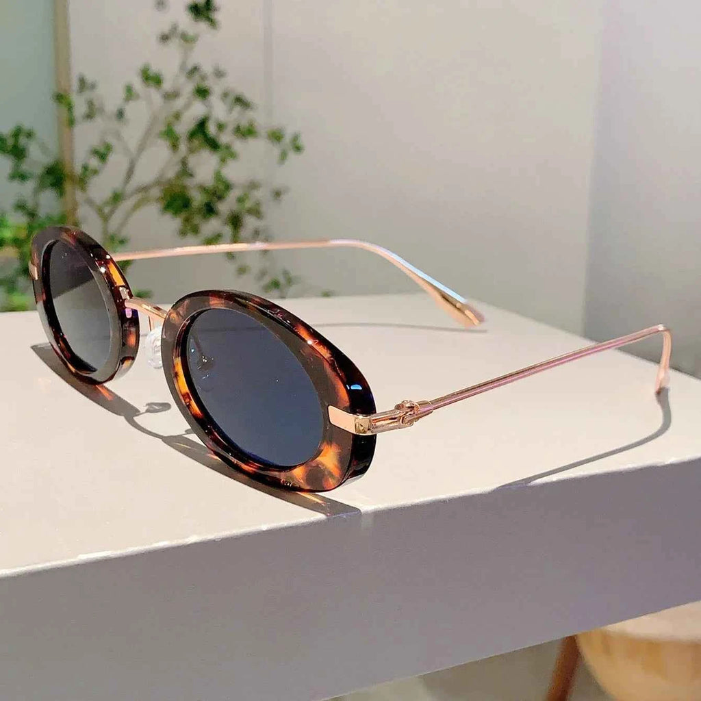 Small Oval Frame Retro Sunglasses Luxury Metal Designer Shades Women's Trendy Fashion Brand Leopard Beach Sun Glasses for Lady