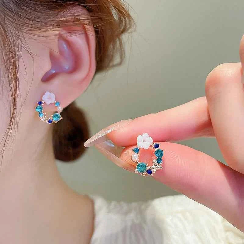 Green Flower Rhinestone Stud  Earrings For Women Sweet Delicate Fashion Personality Design Sense Commuter New Earring Wholesale