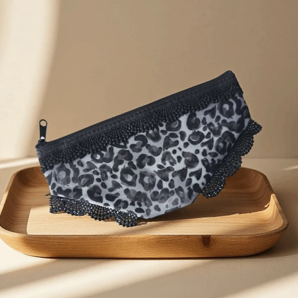 New Briefs Shape Cosmetic Bag Mesh Lace Heart Makeup Storage Pouch Y2K Transparent Toiletry Bag Storage for Travel