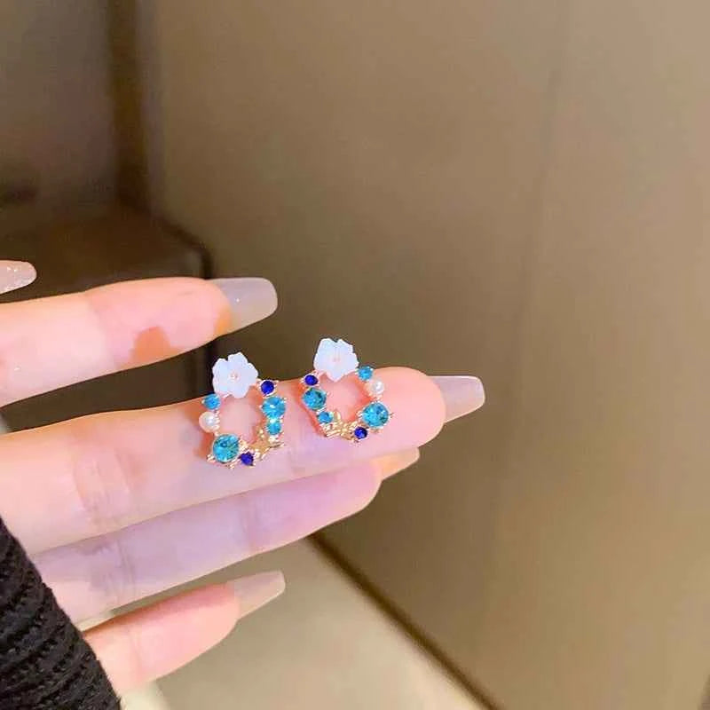 Green Flower Rhinestone Stud  Earrings For Women Sweet Delicate Fashion Personality Design Sense Commuter New Earring Wholesale