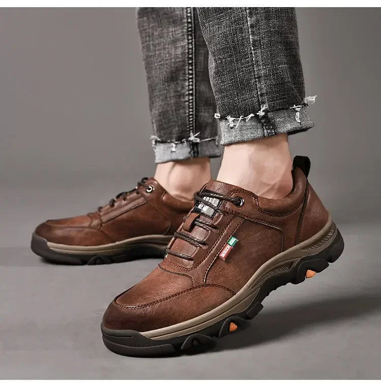High Quality Leather Men Hikking Shoes Non-slip Sports Shoes Fashion Comfortable Moccasins Breathable Retro Men Walking Sneakers