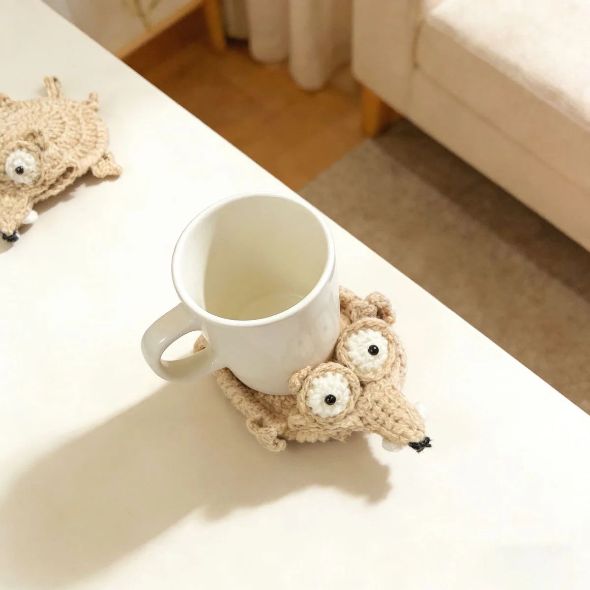 1PC Home decor; Coaster; Heat pad; Squirrel shape; Creative desktop ornament; Hand-woven handicraft; Crochet yarn product.
