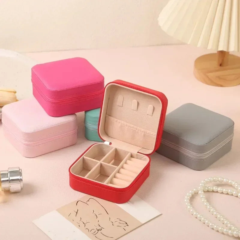 Portable Mini Jewelry Storage Box Travel Organizer Jewelry Case Leather Storage Earrings Necklace Ring Jewelry Organizer Display
