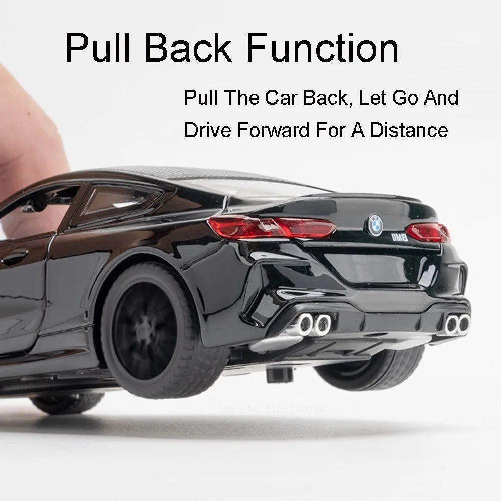 1:32 M4 M8 Miniature Car Alloy Diecast Model Toys 4 Doors Opened Rubber Tires Sound Light Pull Back Vehices Home Decor Ornaments
