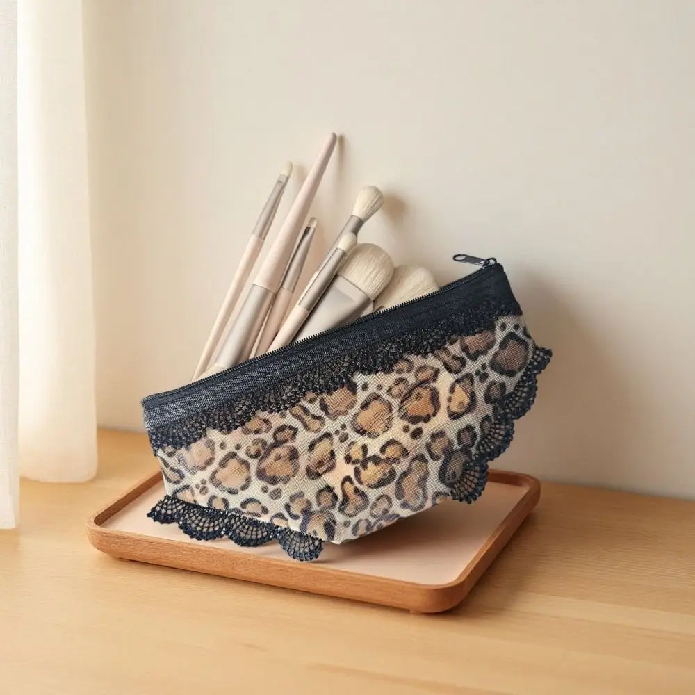 New Briefs Shape Cosmetic Bag Mesh Lace Heart Makeup Storage Pouch Y2K Transparent Toiletry Bag Storage for Travel